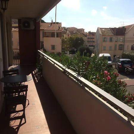 L'olivier - Piscine & Parking מלון 3*