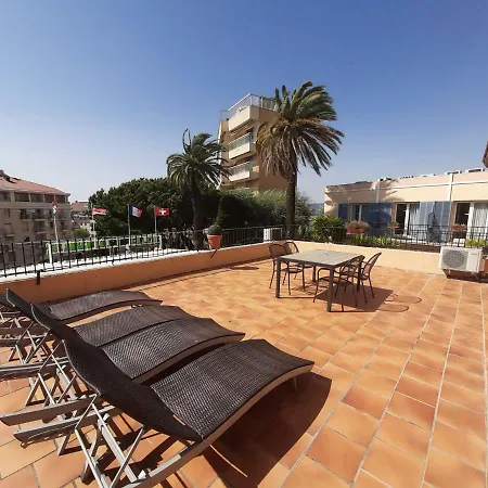L'olivier - Piscine & Parking מלון 3*