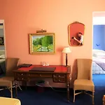 L'olivier - Piscine & Parking 3*