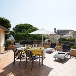 L'olivier - Piscine & Parking Hotel 3*