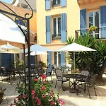 L'olivier - Piscine & Parking