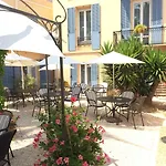 Hotel L'olivier - Piscine & Parking 3*