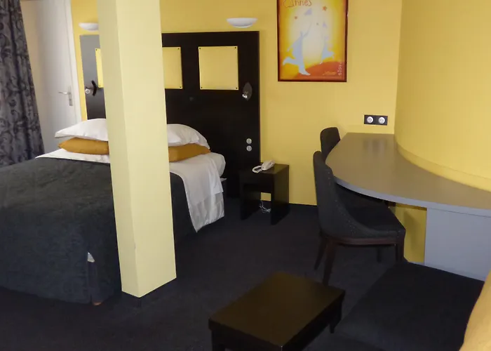 L'olivier - Piscine & Parking 3* 戛纳