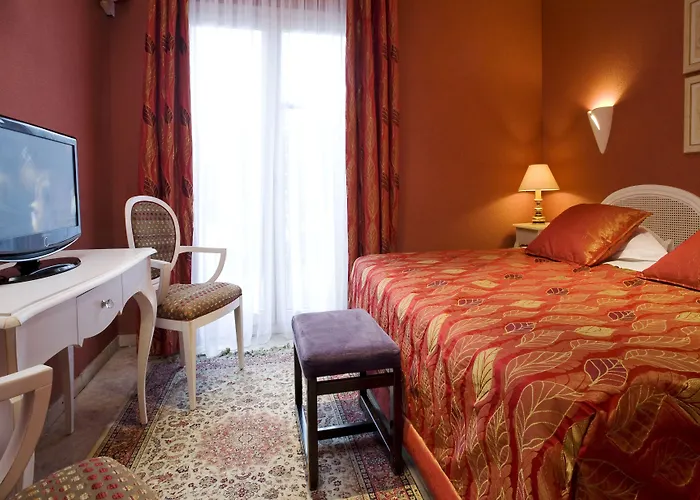 Hotel L'olivier - Piscine & Parking