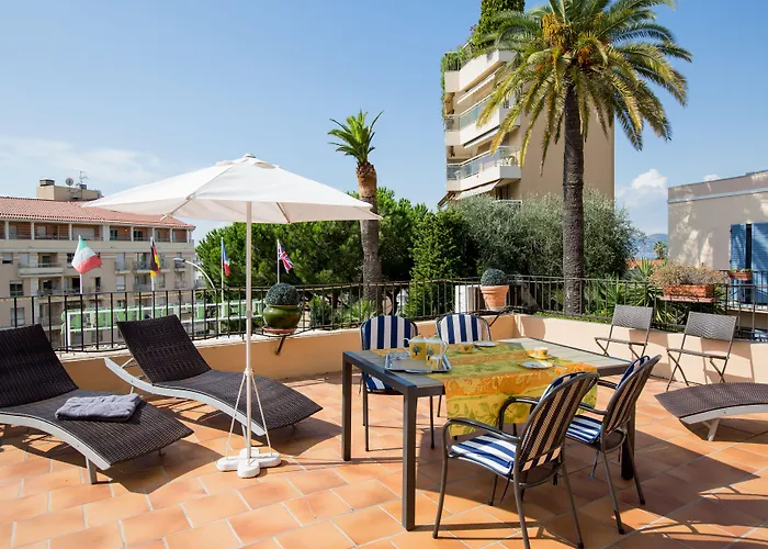 L'olivier - Piscine & Parking 3* Cannes