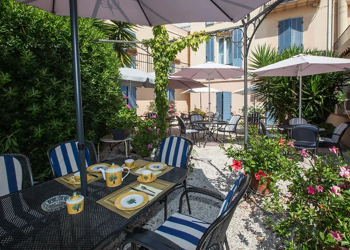 L'olivier - Piscine & Parking