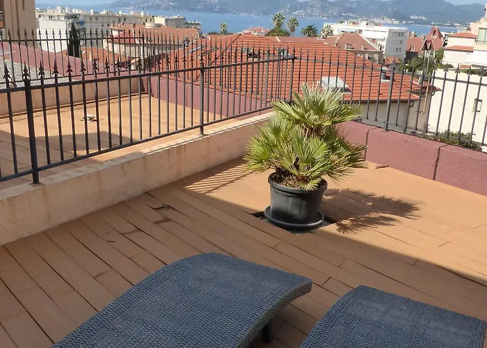 L'olivier - Piscine & Parking Cannes