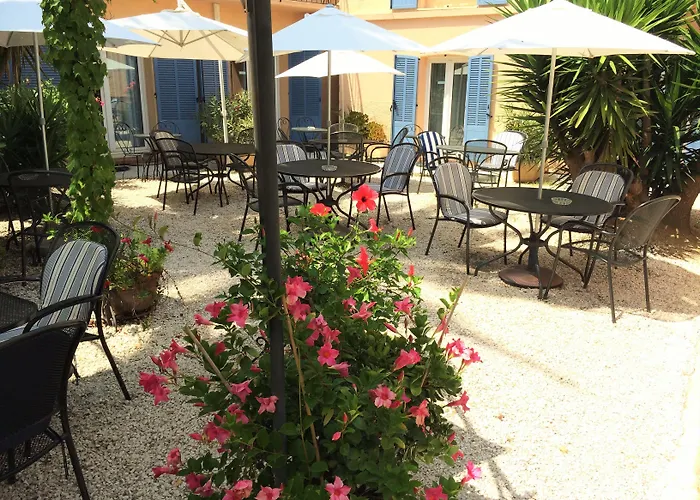 L'olivier - Piscine & Parking Hotel 3*