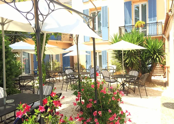 L'olivier - Piscine & Parking