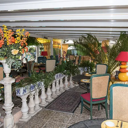 Hotell L'olivier - Piscine & Parking Cannes