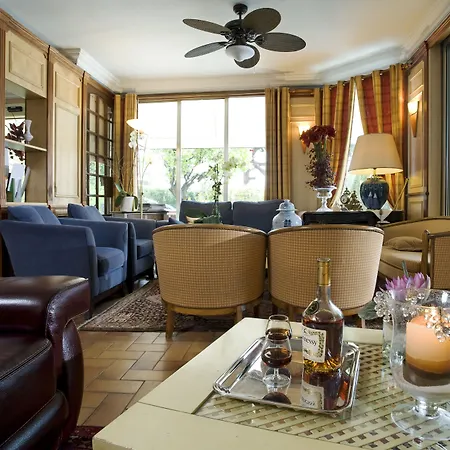 L'olivier - Piscine & Parking Hotell