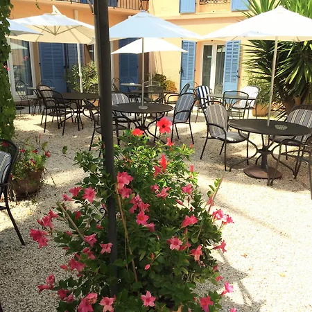 L'olivier - Piscine & Parking Hotell 3*