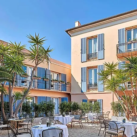 L'olivier - Piscine & Parking 3*