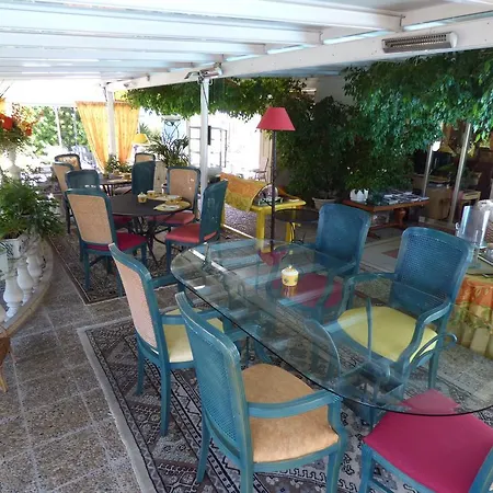 L'olivier - Piscine&parking 3*