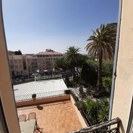 L'olivier - Piscine & Parking Канны