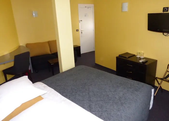 Hotel L'olivier - Piscine & Parking Cannes