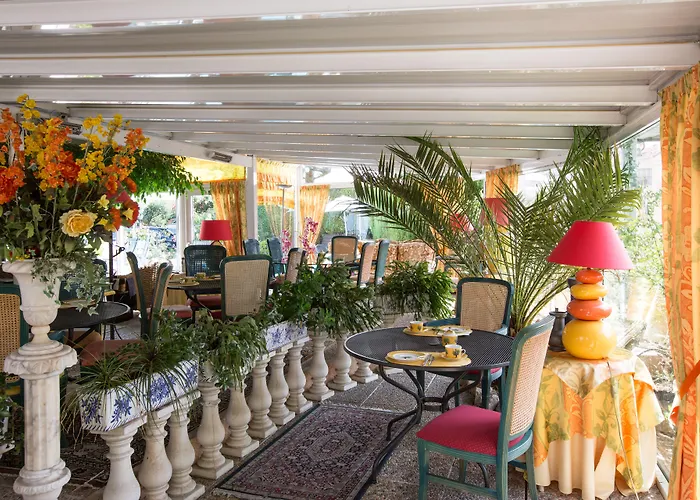 Hotel L'olivier - Piscine & Parking Cannes