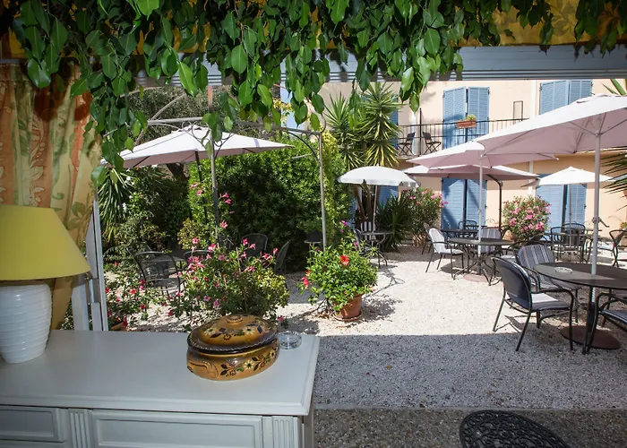 L'olivier - Piscine & Parking 3* Cannes