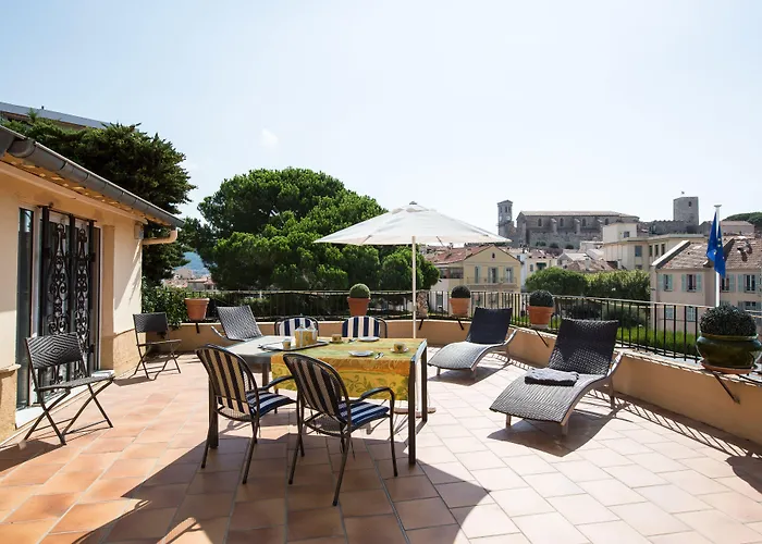L'olivier - Piscine & Parking Hotel 3*