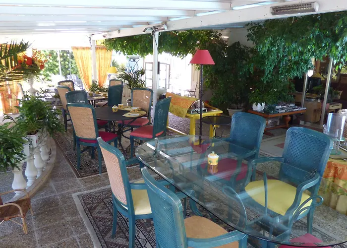 Hotel L'olivier - Piscine & Parking Cannes