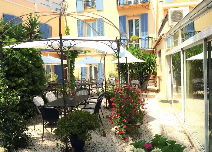 L'olivier - Piscine & Parking 3* Cannes