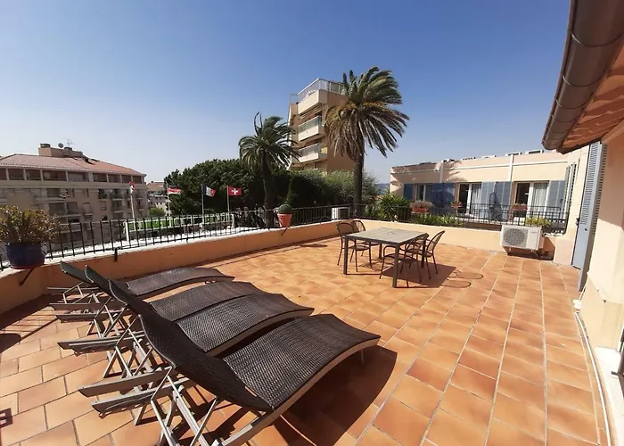 L'olivier - Piscine & Parking Hotel 3*