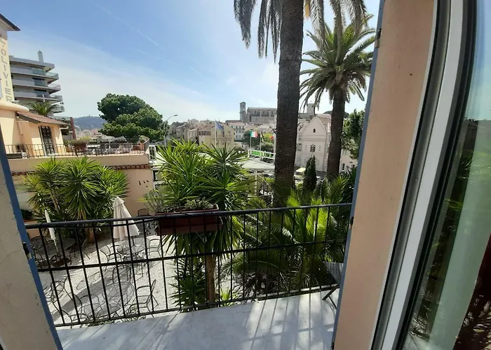 L'olivier - Piscine & Parking Cannes