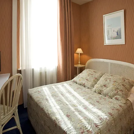 Hotel L'olivier - Piscine & Parking