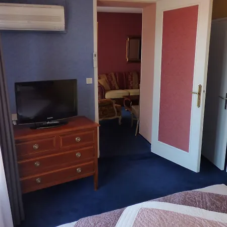 L'olivier - Piscine & Parking 3* Cannes