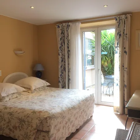 Hotel L'olivier - Piscine & Parking