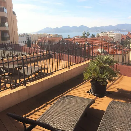 Hotel L'olivier - Piscine & Parking 3*