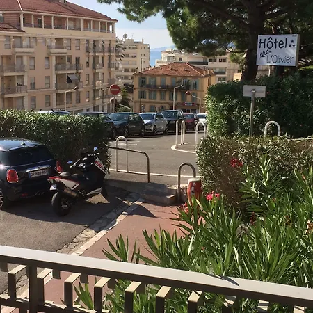 Hotel L'olivier - Piscine & Parking