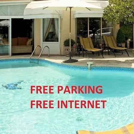 L'olivier - Piscine&parking 3*