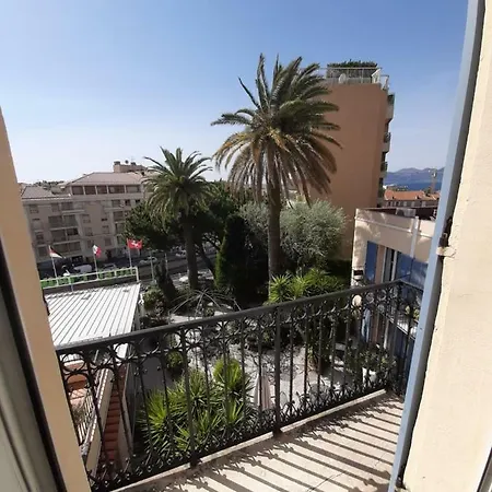 L'olivier - Piscine&parking 3*