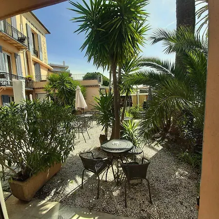 Hotel L'olivier - Piscine & Parking