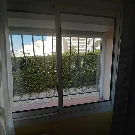 L'olivier - Piscine & Parking