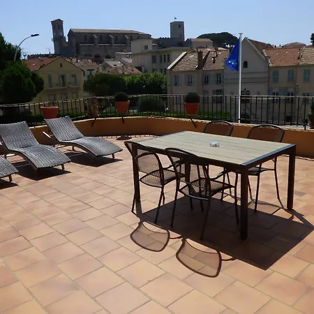 L'olivier - Piscine & Parking Hotell