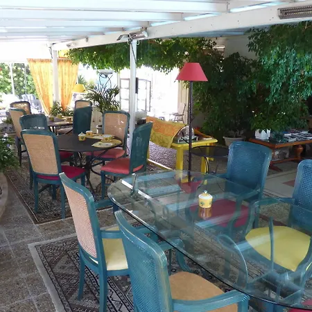 L'olivier - Piscine&parking 3* Cannes